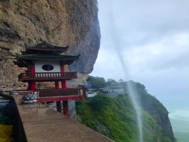 灵通岩4